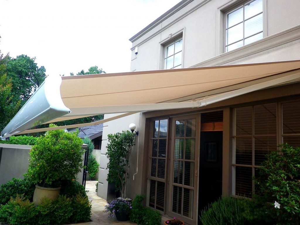 FOLDING-ARM-AWNING-1