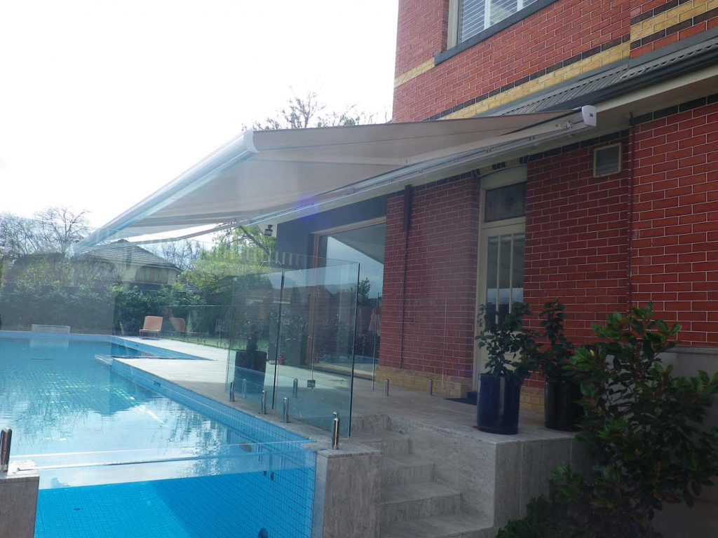 RETRACTABLE-AWNING-14