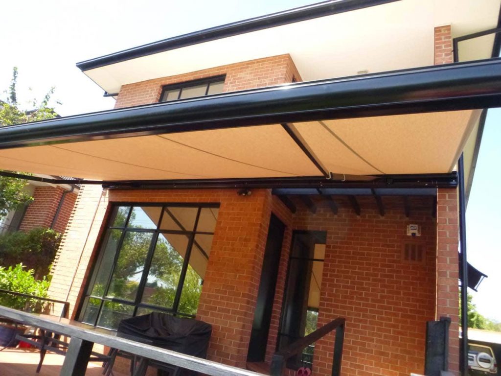 RETRACTABLE-AWNING-8