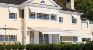 italia_01 Italia Full Cassette and No Headbox Drop Arm Awnings