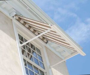 italia_08 Italia Full Cassette and No Headbox Drop Arm Awnings