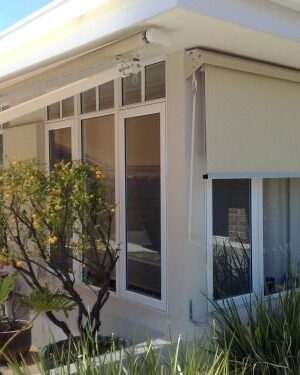 10122008562 Fixed Guide Awning