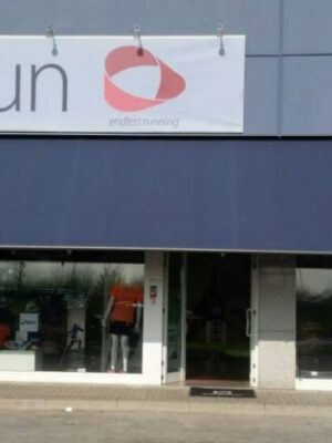 11196347_966328080067948_6890563178937247672_n ShadeLab PIUMA Folding Arm Awning