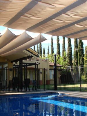 665434_410869752313151_1641682911_o_1 Shaderunner Retractable Shade Sail