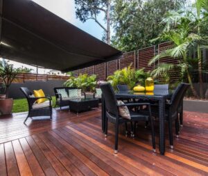 australia_05 Australia R-90 and Pitch Control Folding Arm Awning