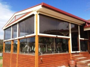 eZip Blind in Clear PVC or Screen fabric