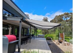 Global 2020 Semi-Cassette Folding Arm Awning