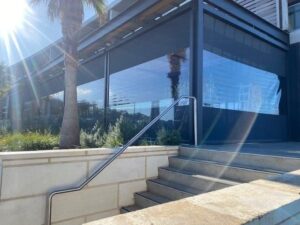 eZip Blind in Clear PVC or Screen fabric