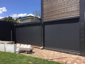 eZip Blind in Clear PVC or Screen fabric